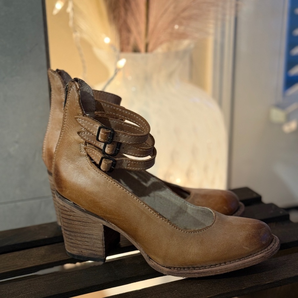 Freebird Randi Leather Women's Heeled Shoes - Picture 5 of 8